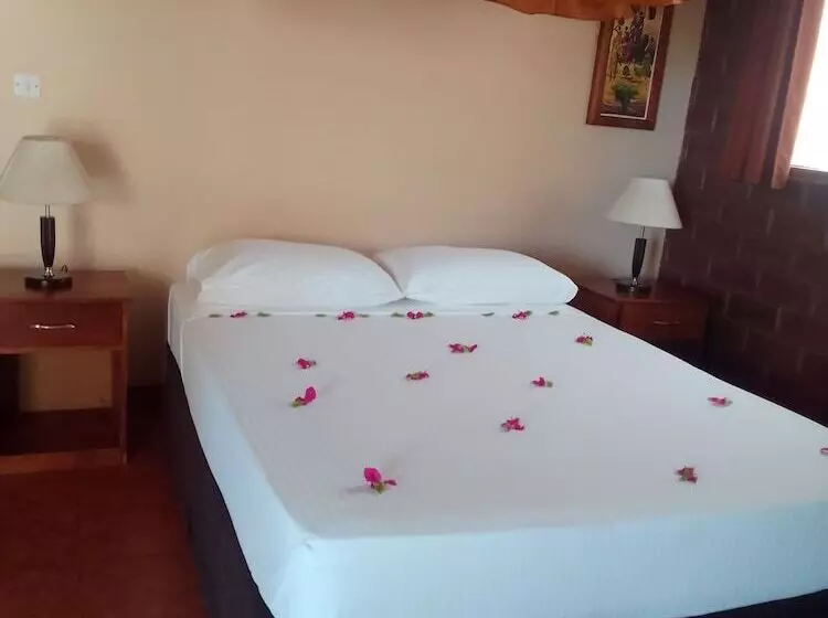 Hotelli Barry's Beach Resort