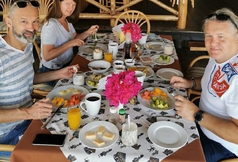 فندق Barry's Beach Resort