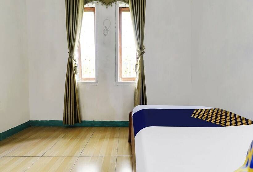 Otel Oyo Homes 91128 Desa Wisata Lebakmuncang Ciwidey Syariah