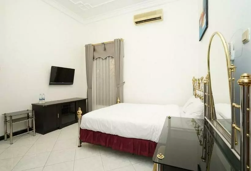 ホテル Tomborang Mamuju