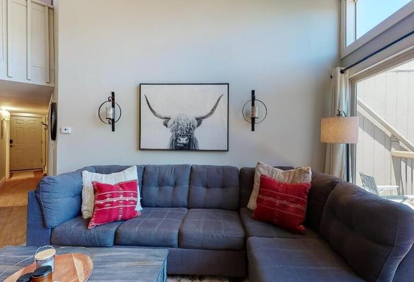 هتل 2449 Ryan Gulch