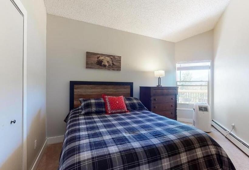 هتل 2449 Ryan Gulch