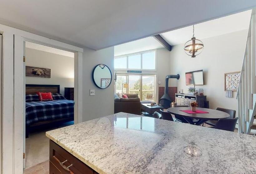 هتل 2449 Ryan Gulch