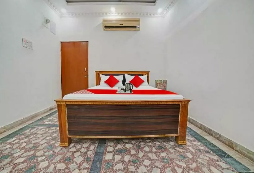 ホテル Oyo Flagship 70222  Kaveri Guest House