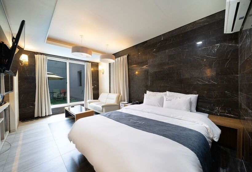 Gimpo Drive In Hotel Laboum