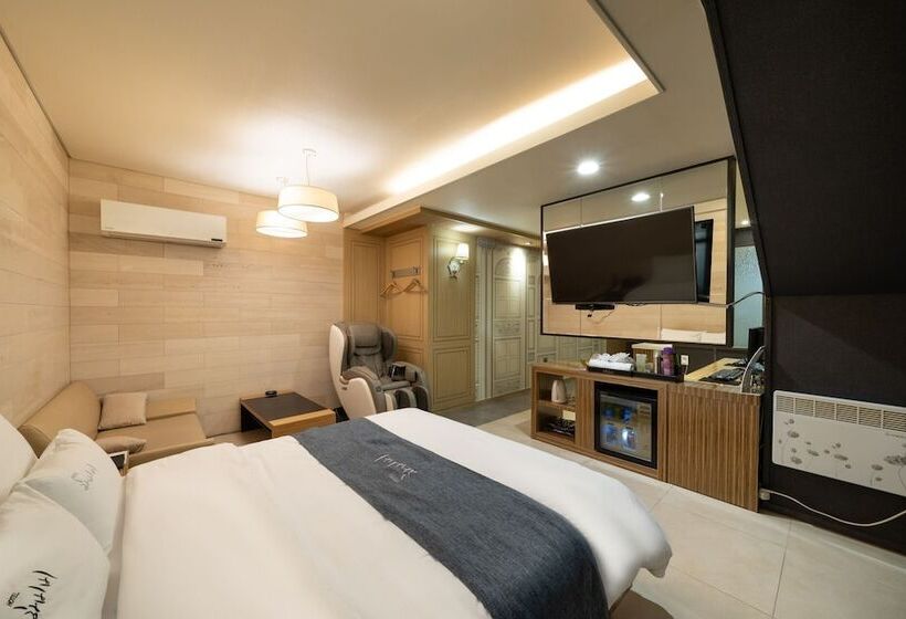 Gimpo Drive In Hotel Laboum