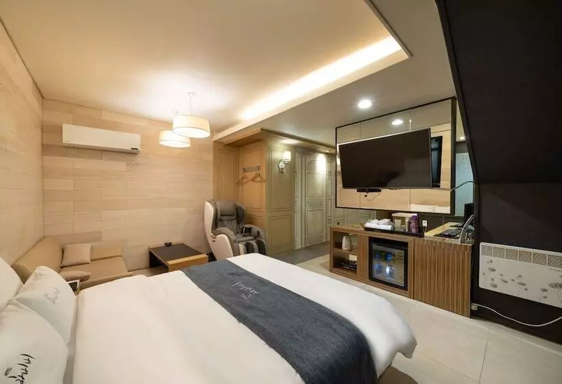 Gimpo Drive In Hotel Laboum
