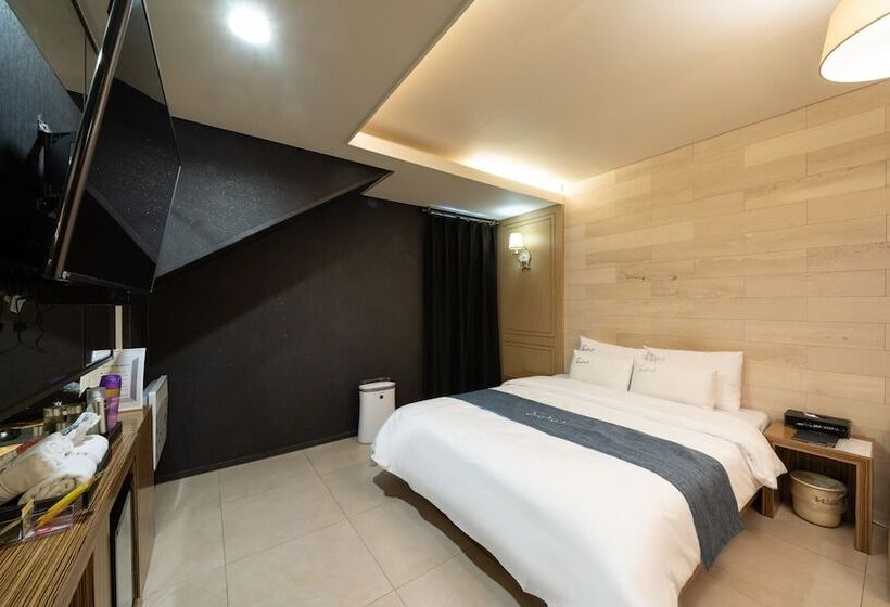 Gimpo Drive In Hotel Laboum