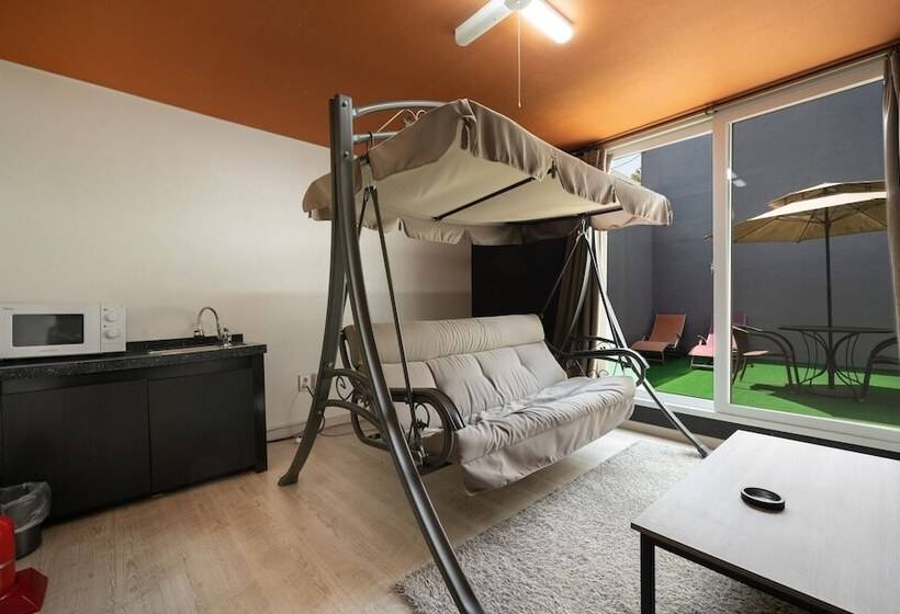 Gimpo Drive In Hotel Laboum