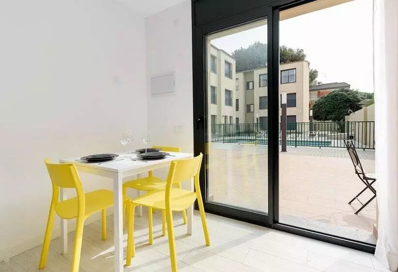 Hotelli Castell Beach