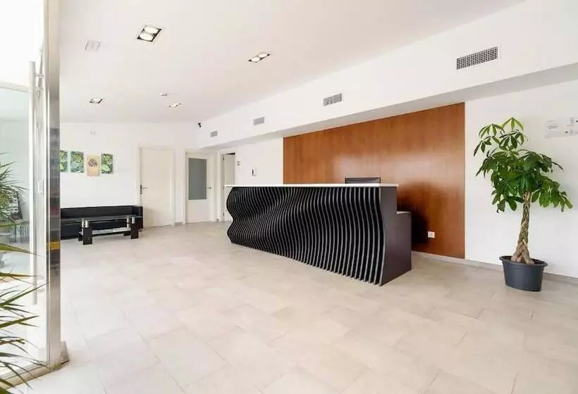 Hotelli Castell Beach