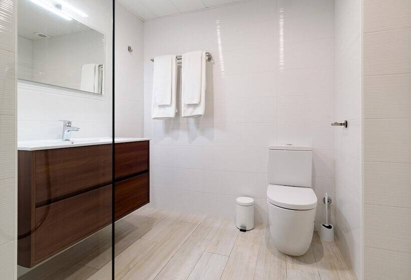 فندق Castell Beach