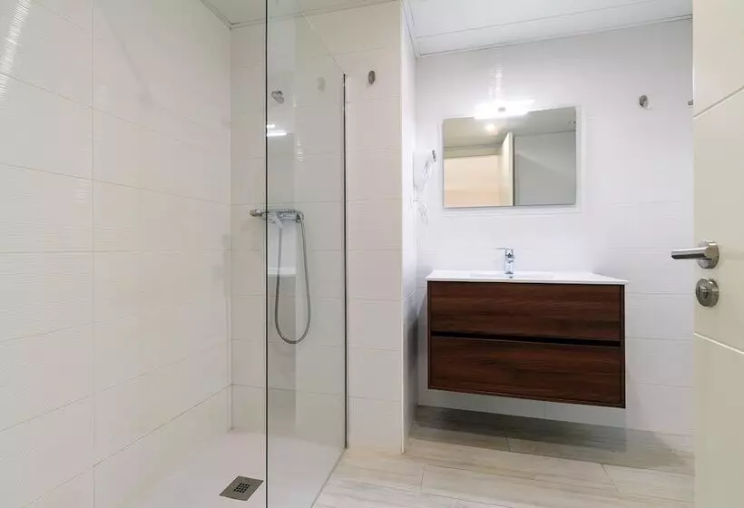 Hotelli Castell Beach