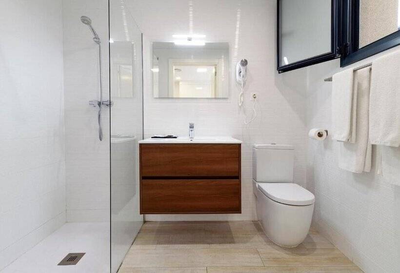 فندق Castell Beach