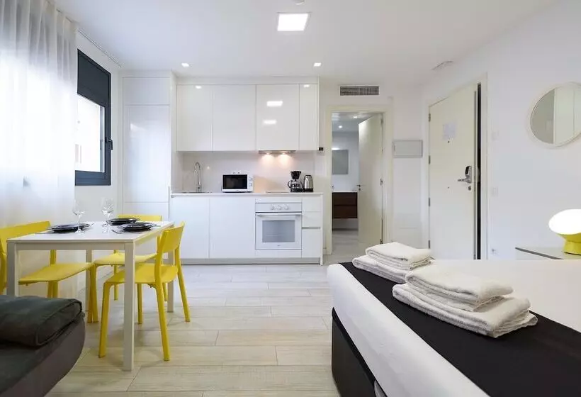 Hotelli Castell Beach