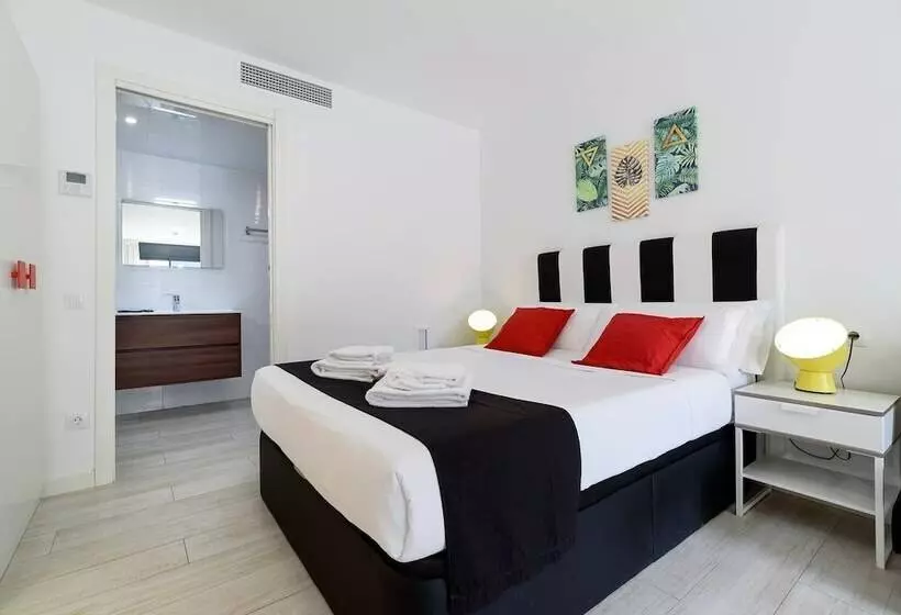 Hotelli Castell Beach