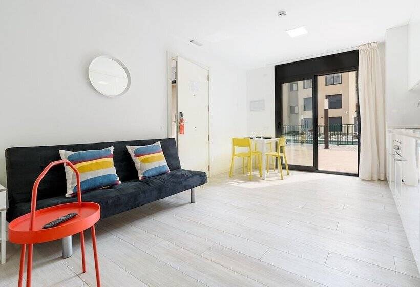 فندق Castell Beach