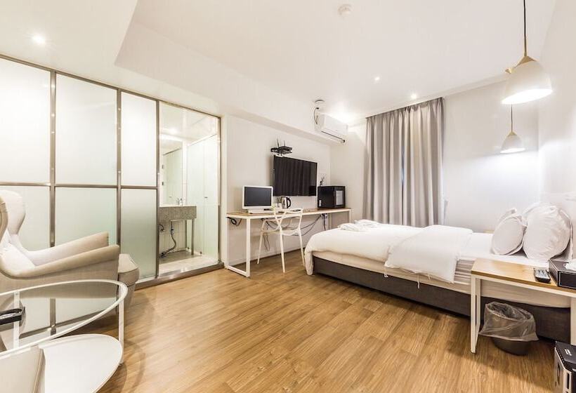 Hotel Doksan Minimal Season