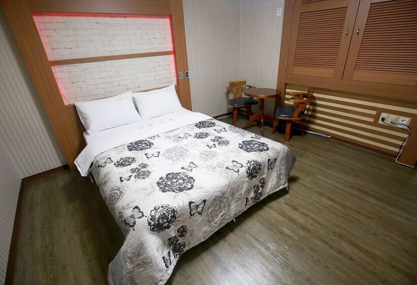 Hotel Geumsan Nakwon Park