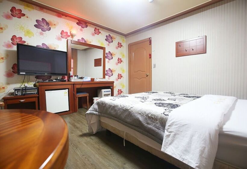 Hotel Geumsan Nakwon Park