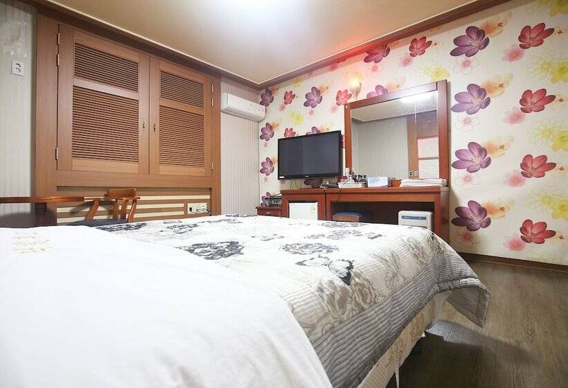 Hotel Geumsan Nakwon Park