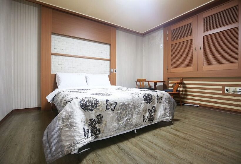 Hotel Geumsan Nakwon Park