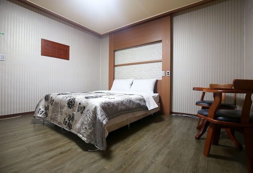 Hotel Geumsan Nakwon Park