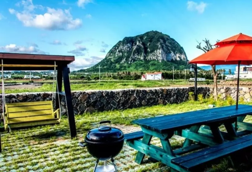 ホテル Seogwipo Jadam House Pension