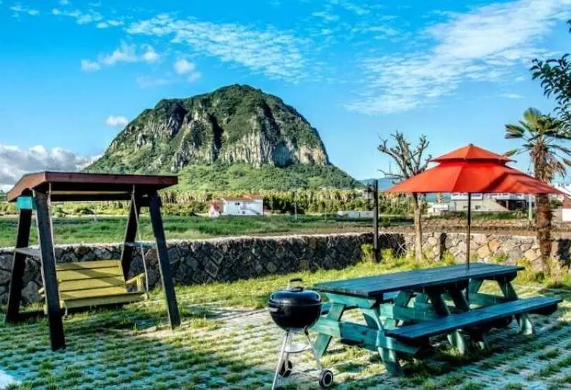 ホテル Seogwipo Jadam House Pension