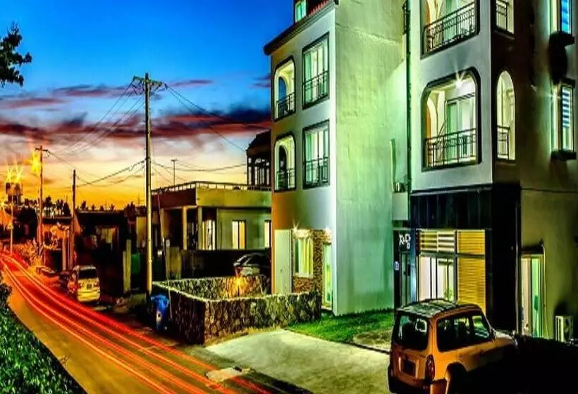 ホテル Seogwipo Jadam House Pension