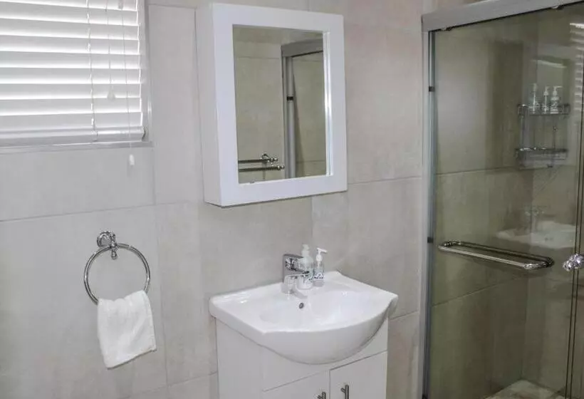 ペンション Oakview Guesthouse