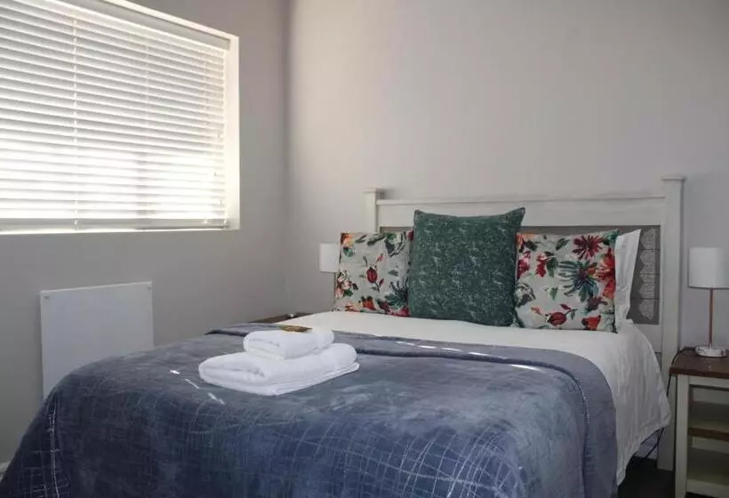 ペンション Oakview Guesthouse