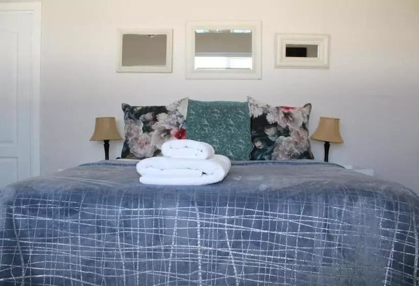 ペンション Oakview Guesthouse