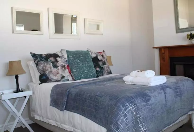 ペンション Oakview Guesthouse
