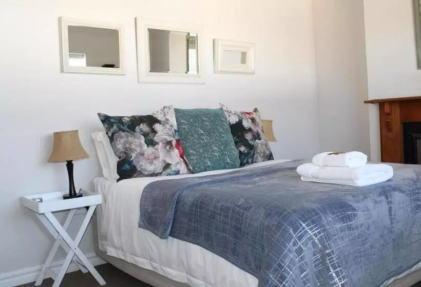 ペンション Oakview Guesthouse