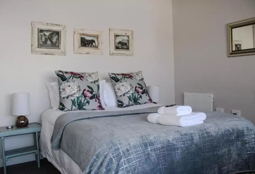 ペンション Oakview Guesthouse
