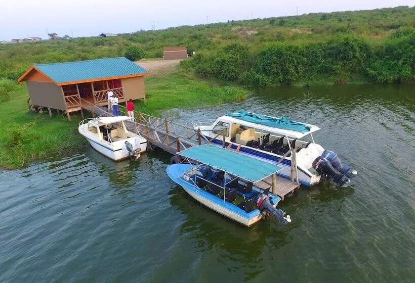 هتل Irungu Forest Safari Lodge