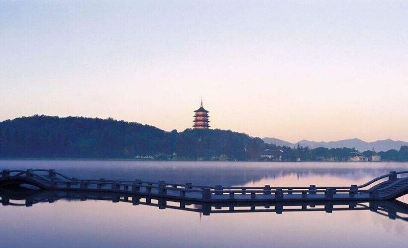 ホテル Lakeside Courtyard By Jinspecial