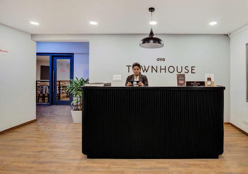 ホテル Oyo Townhouse 294 Near Artemis Hospital