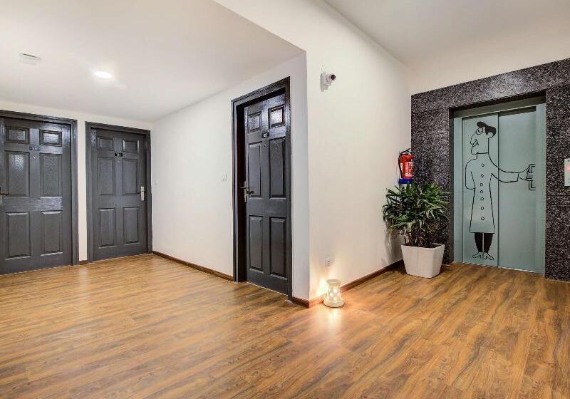 ホテル Oyo Townhouse 294 Near Artemis Hospital