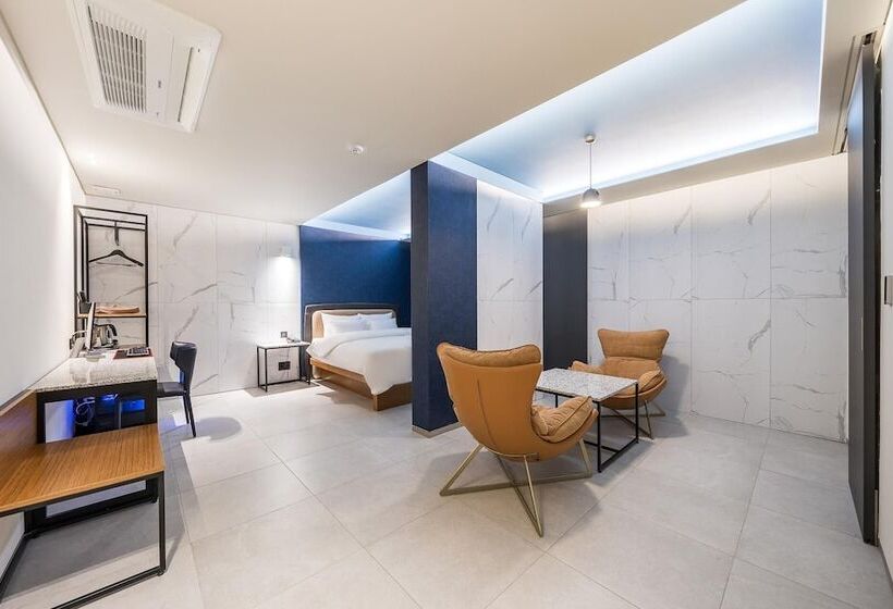 Отель Sungshin University Station R