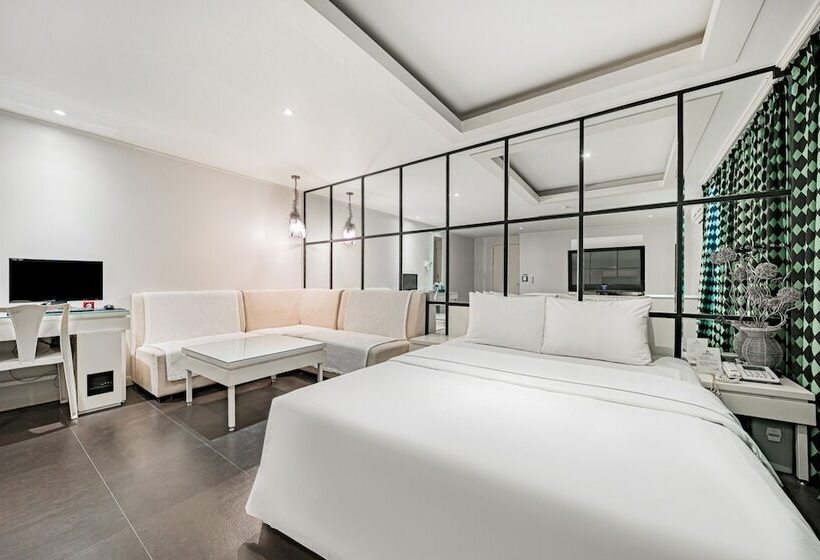 Отель Sungshin University Station R