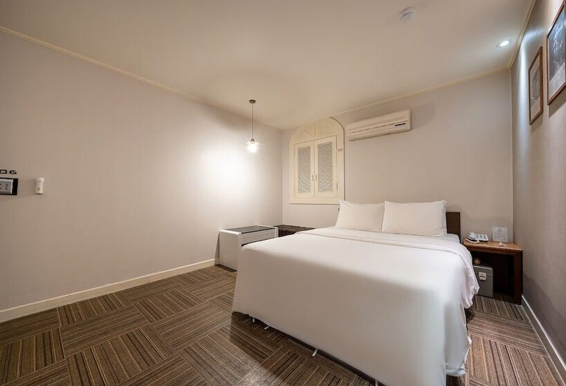 Отель Sungshin University Station R