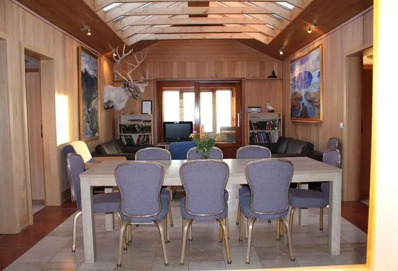 هتل Uthlid Cottages