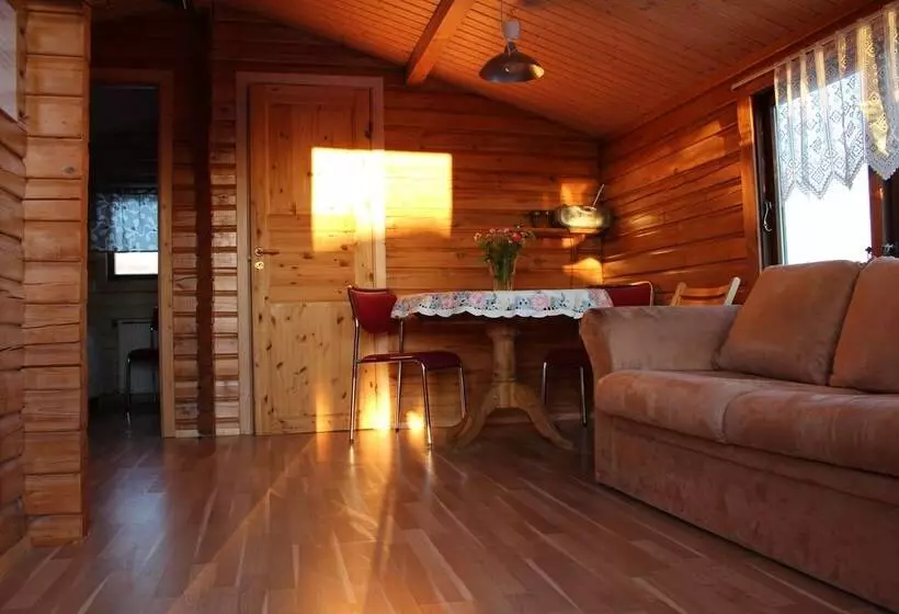 هتل Uthlid Cottages