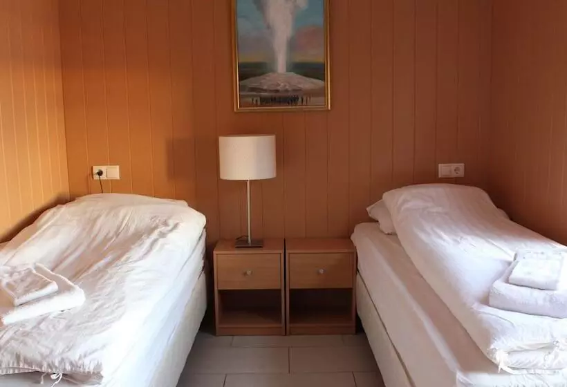 هتل Uthlid Cottages