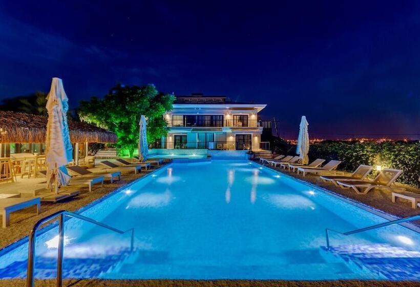 Suess Alaçatı Otel