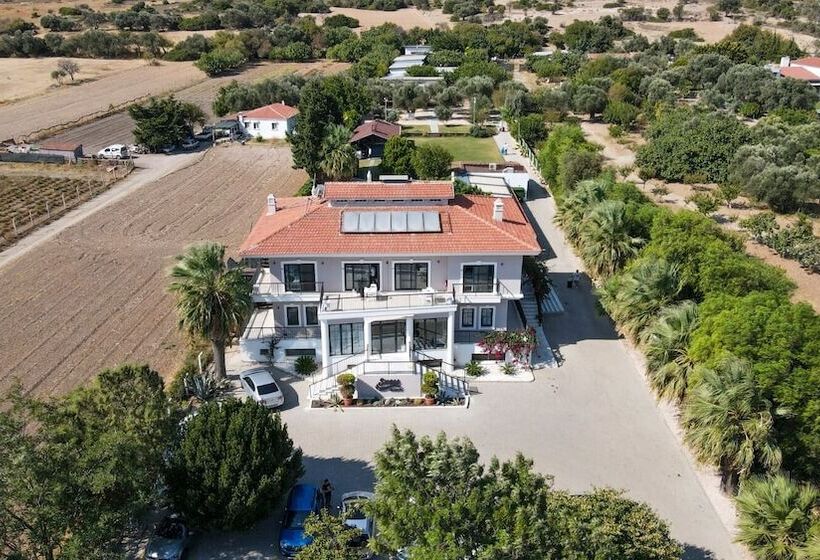 Suess Alaçatı Otel