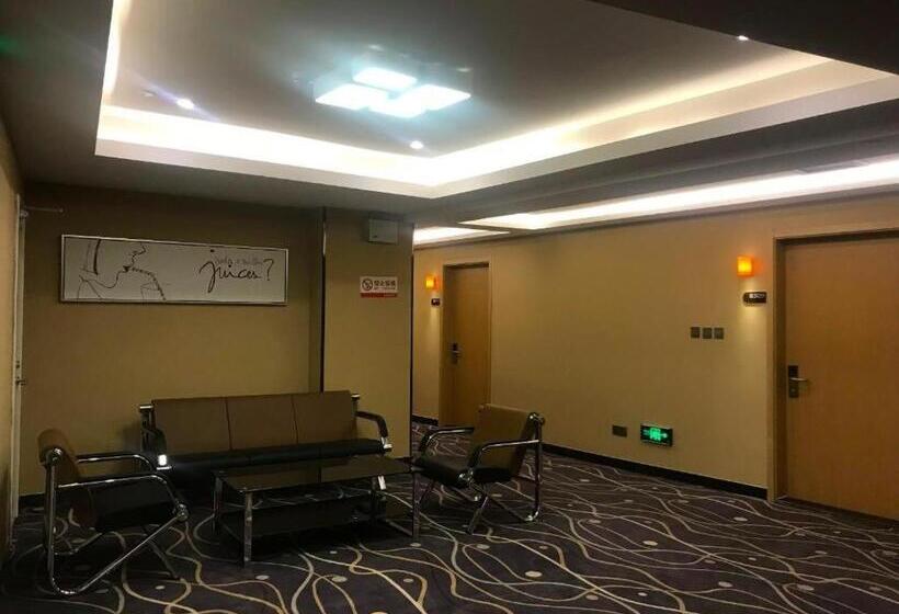 酒店 7 Days Premium Zibo Huantai Xinyu Building