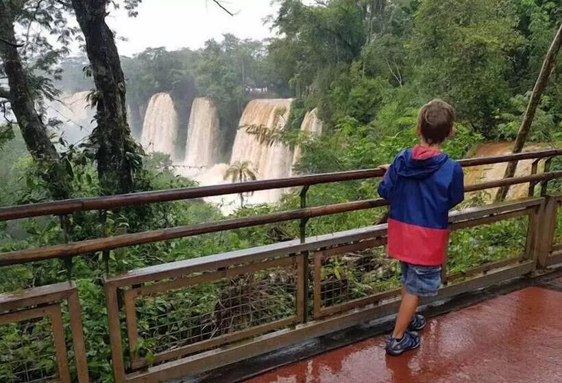 Hotelli Ambay Suites & Dorms